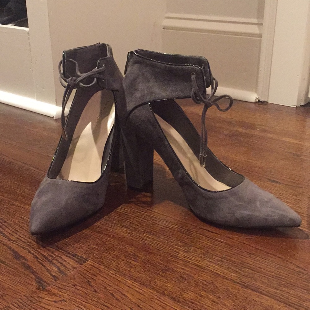 Gorgeous gray zip and tie heels!! 10